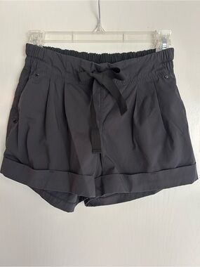 Lululemon Women’s Drawstring Pleated Black Shorts